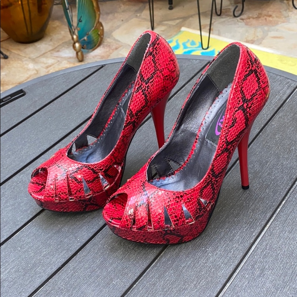 ❤️❤️Snake Skin Open Toe Pumps❤️❤️